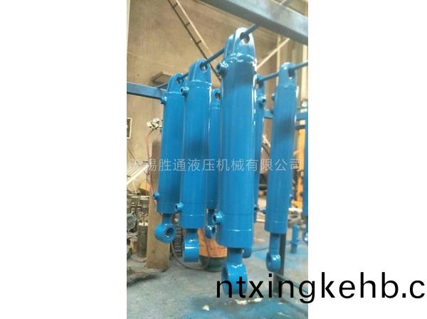 耳(er)環(huán)油(you)缸